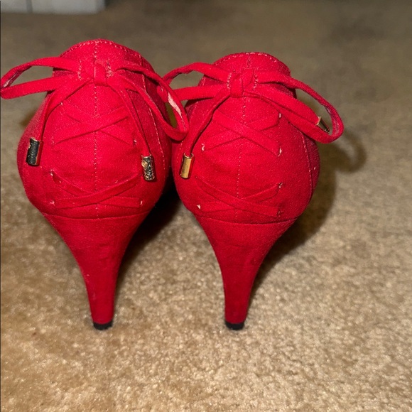 Kelly & Katie Red Heels - Picture 5 of 6